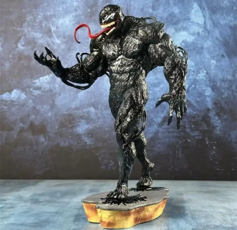 Action Figure - Venom - 30CM
