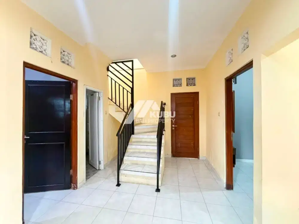 KBP1685 Cleand And Cozy House located in complex area.