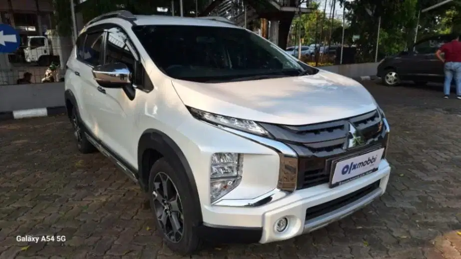 Mitsubishi Xpander 1.5 Cross Bensin-AT 2019