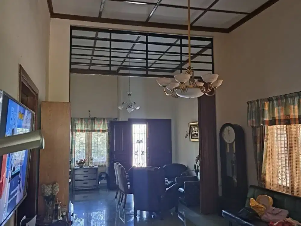 Pusat Kota Jl Bawean Bangunan Belanda Terawat Baik Strategis Area Cafe Cocok Untk Usaha