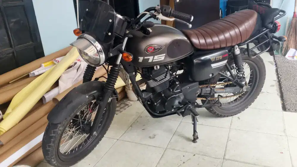 Kawasaki W175 Cafe Racer