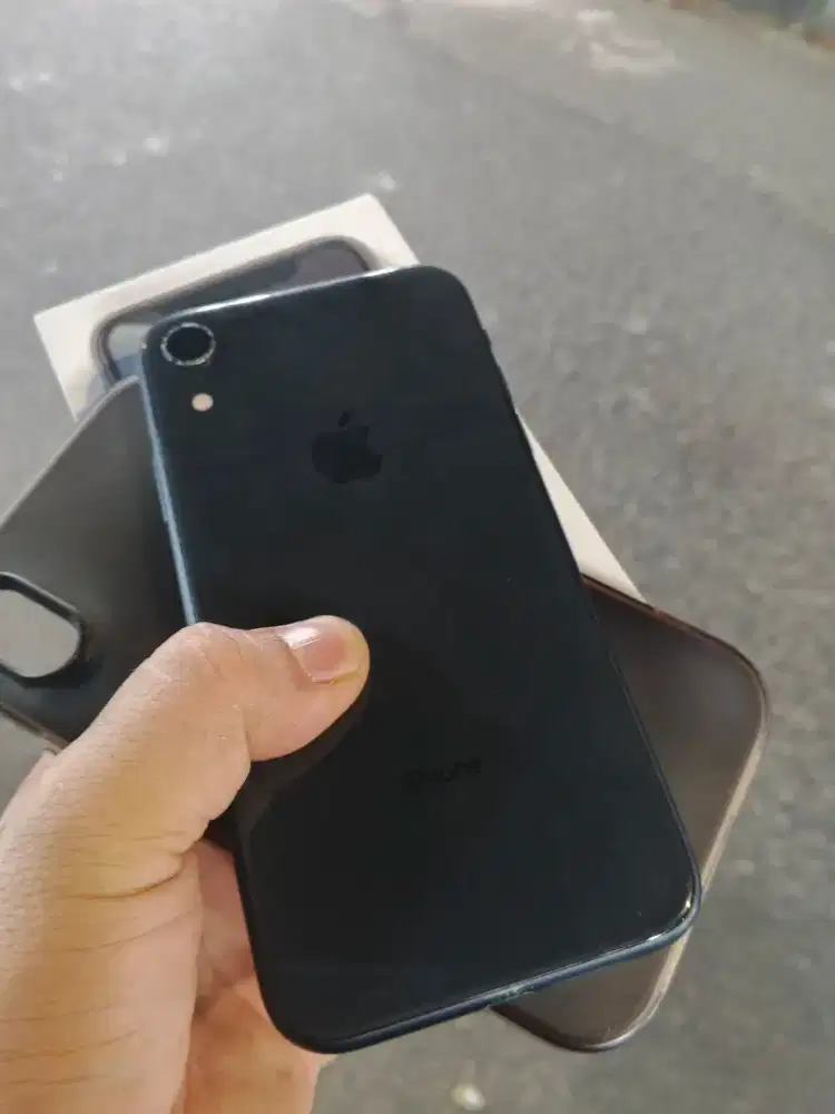 Jual iPhone XR 128 GB becuk fullset