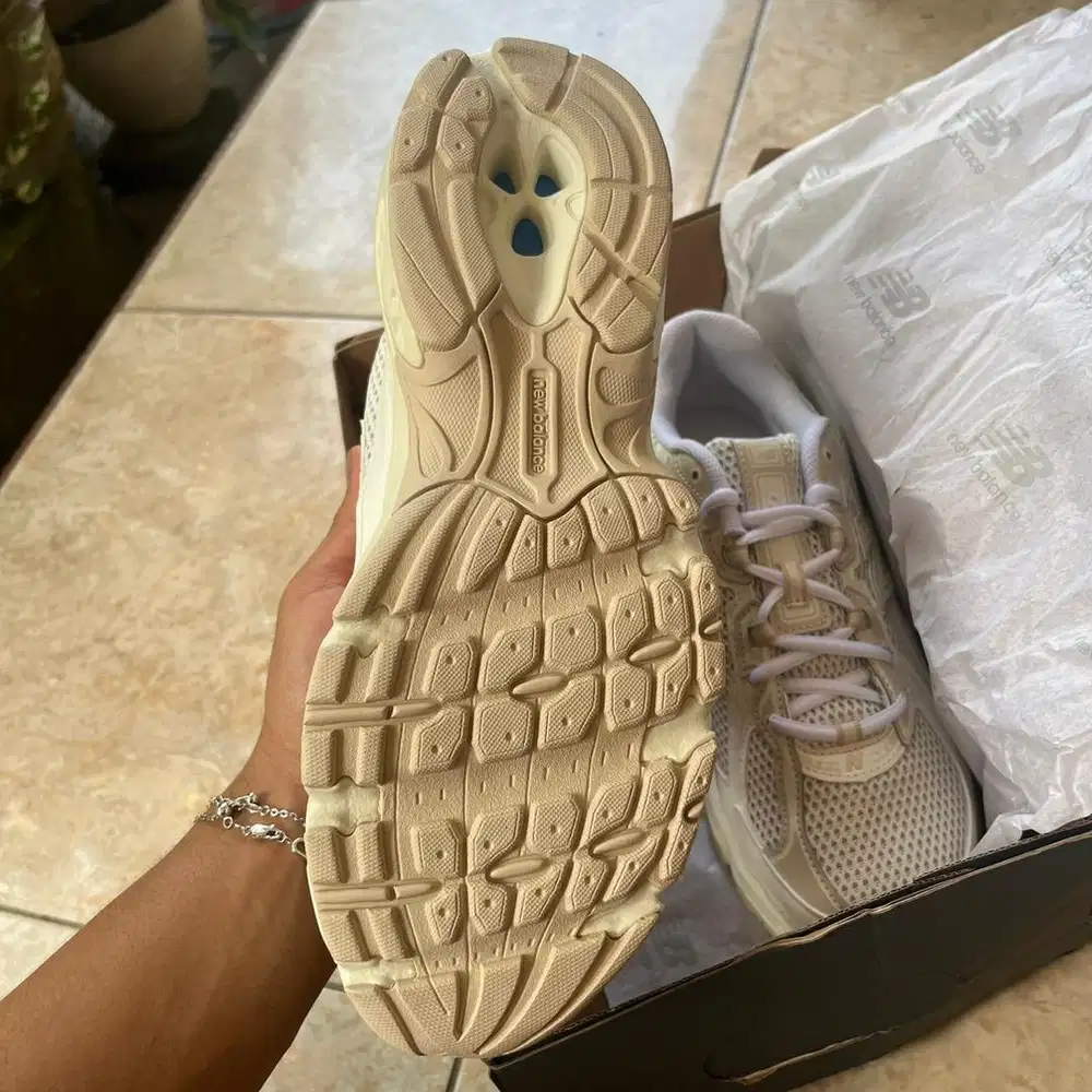 sepatu 740 cram