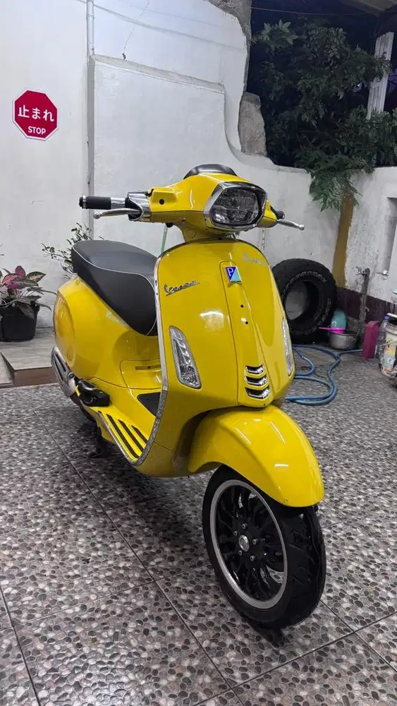Vespa Sprint 2023