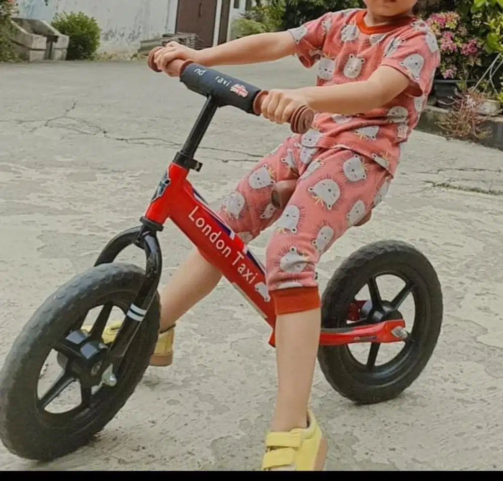 Sepeda balance bike