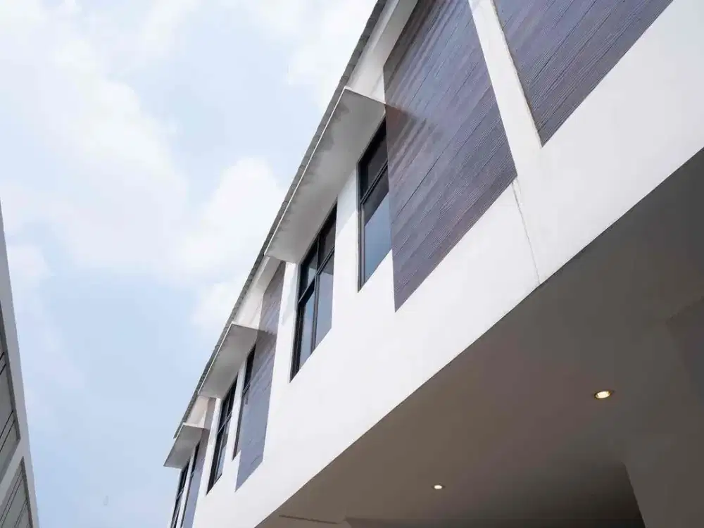Dijual rumah bagus 2 lantai cempaka warna