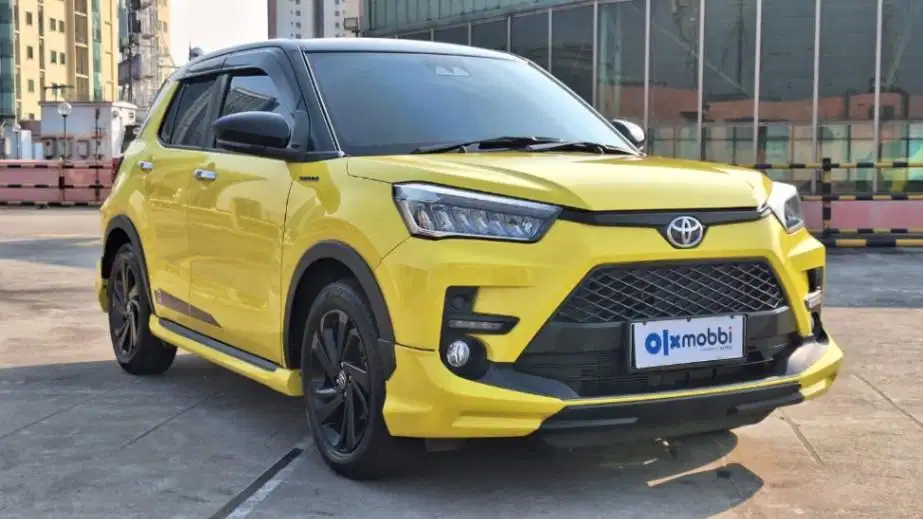 KM Rendah - Toyota Raize 1.0 GR Sport TSS Two Tone Bensin-AT 2021