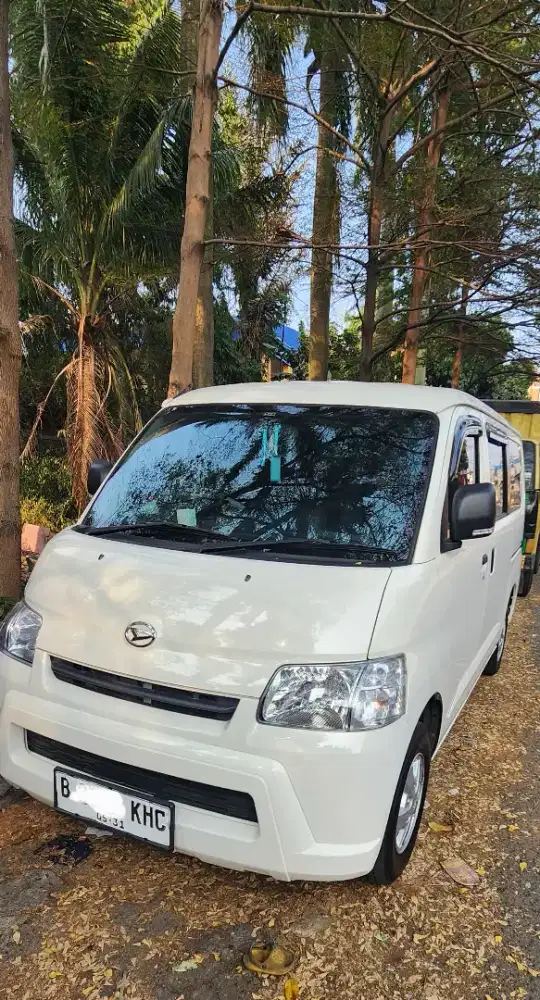 Over Kredit Grandmax Minibus Putih