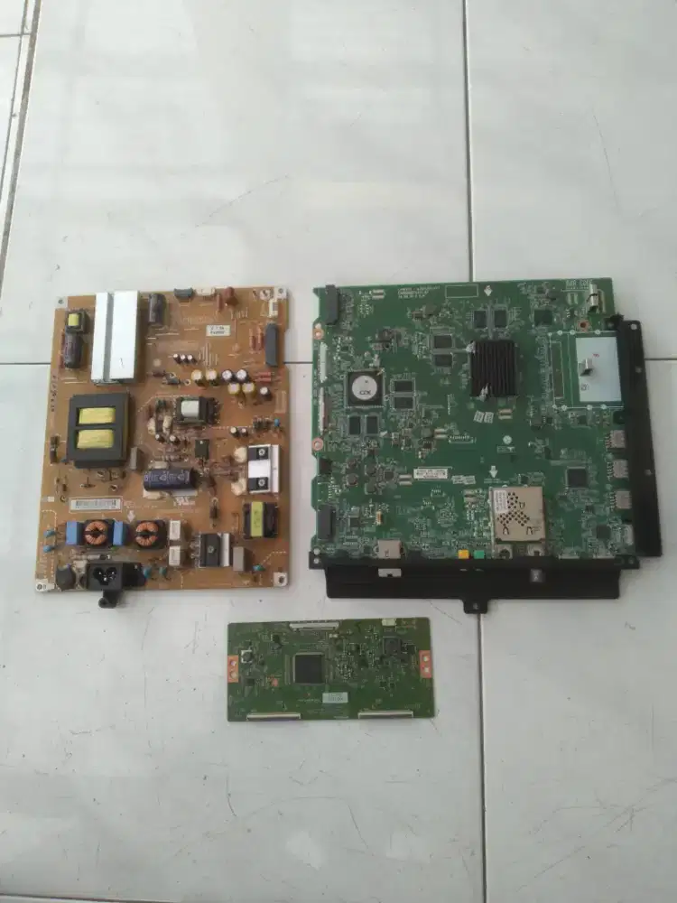 PSU dan Mainboard dan t-con tv LG 42UB820T