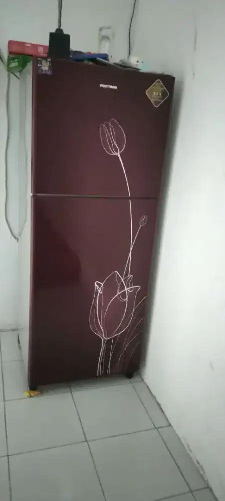 Dijual kulkas Polytron