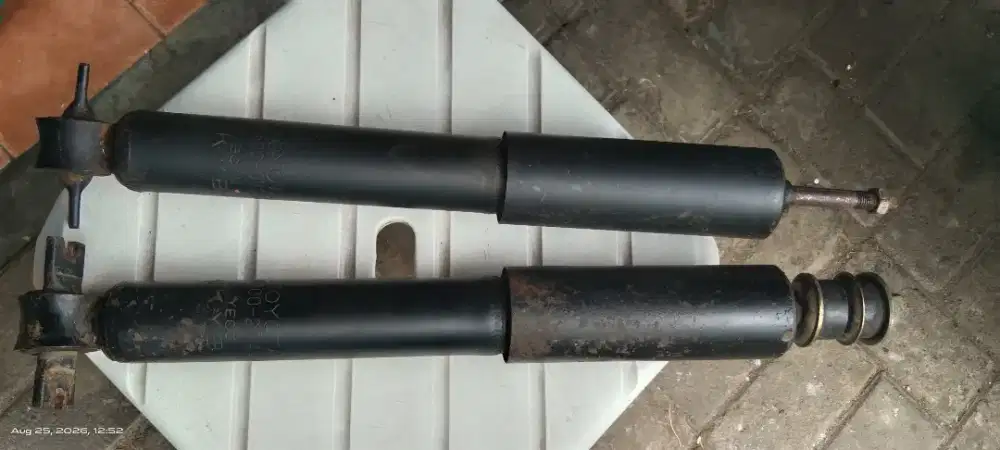 Shock Breaker Depan Kijang KYB