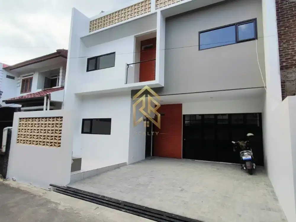 Rumah Baru 3 Lantai Rooftop di Turangga Lengkong Buahbatu Bandung