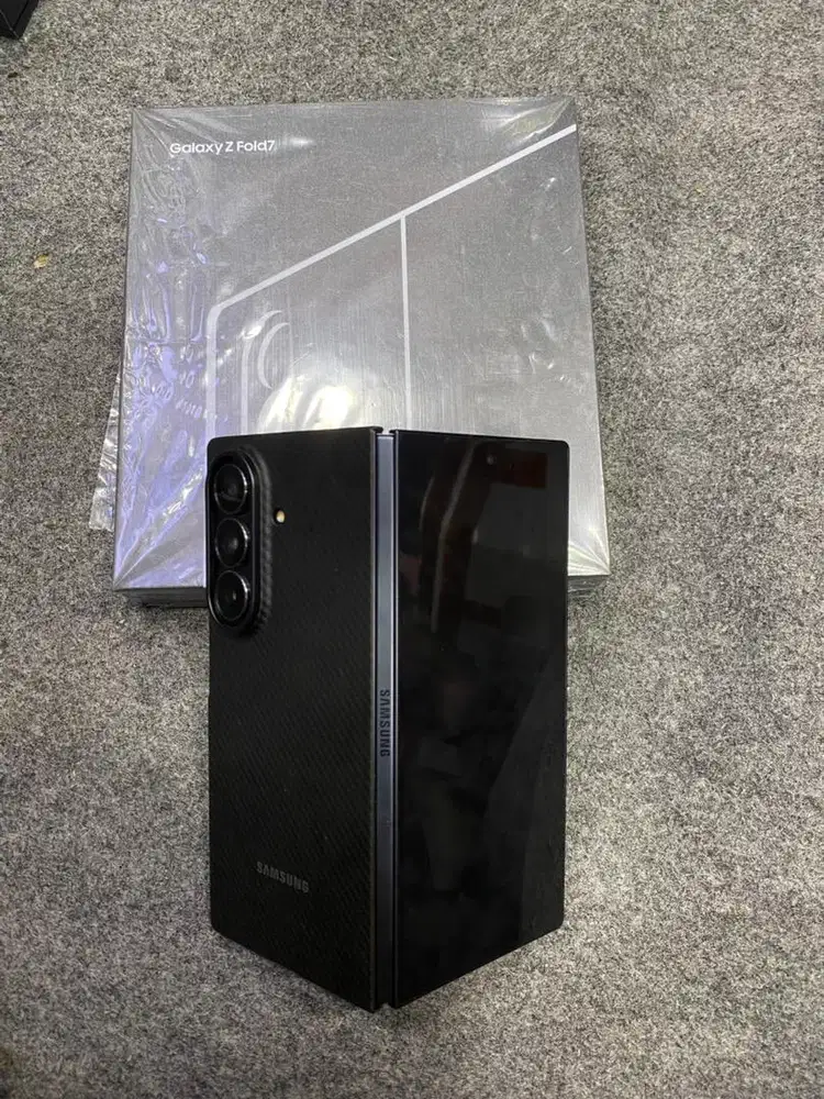 Samsung Z fold 7 256gb like new