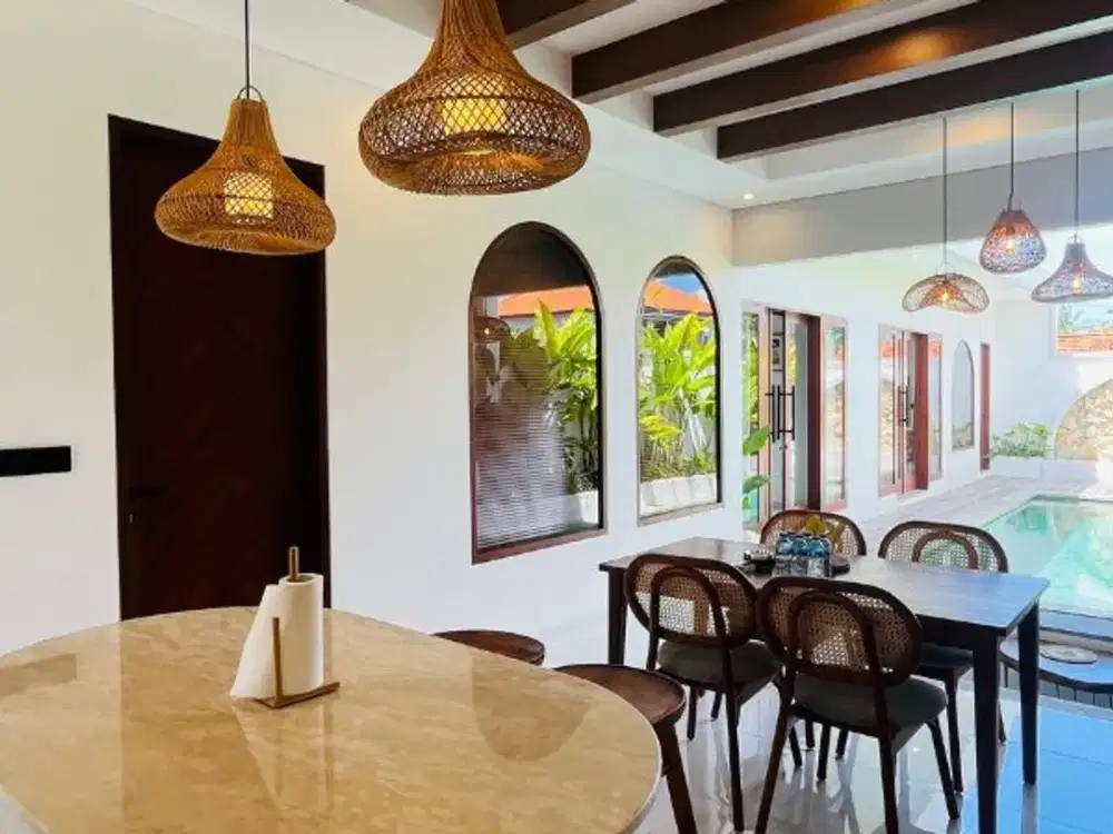 VILLA MODERN TROPICAL DI CEPAKA MENGWI BADUNG