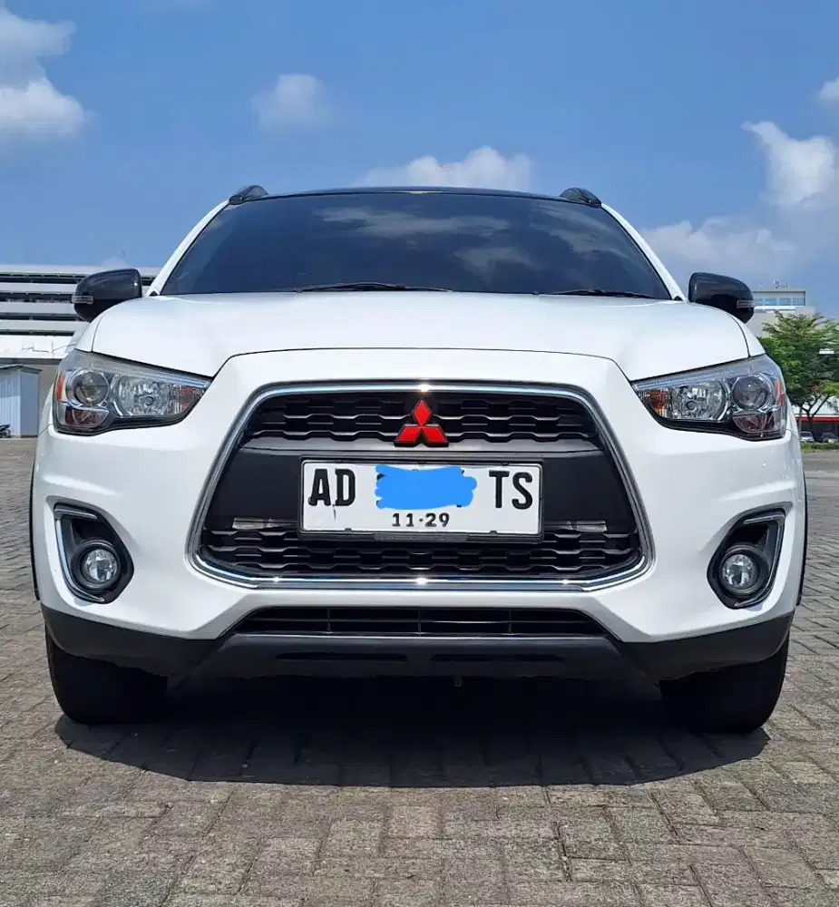 OUTLANDER PX PEMKAIAN 2018 PUTIH KM 80RBAN ASLI AD SOLO SURAKARTA