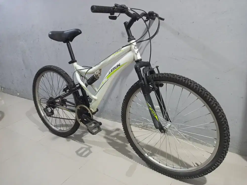 POLYGON LERUN EDGE 26inchi ( dewasa )