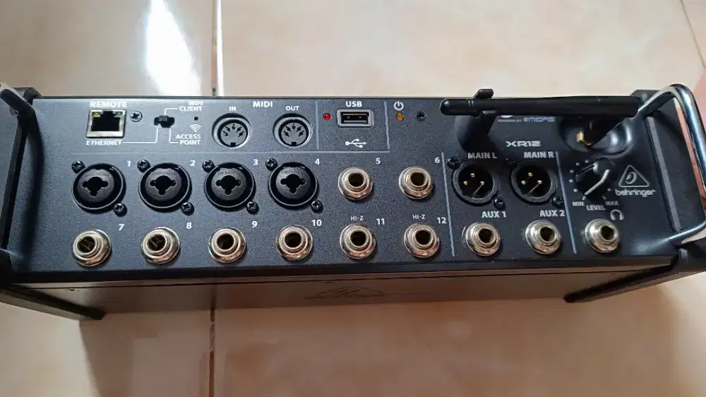 Mixer Behringer X Air 12