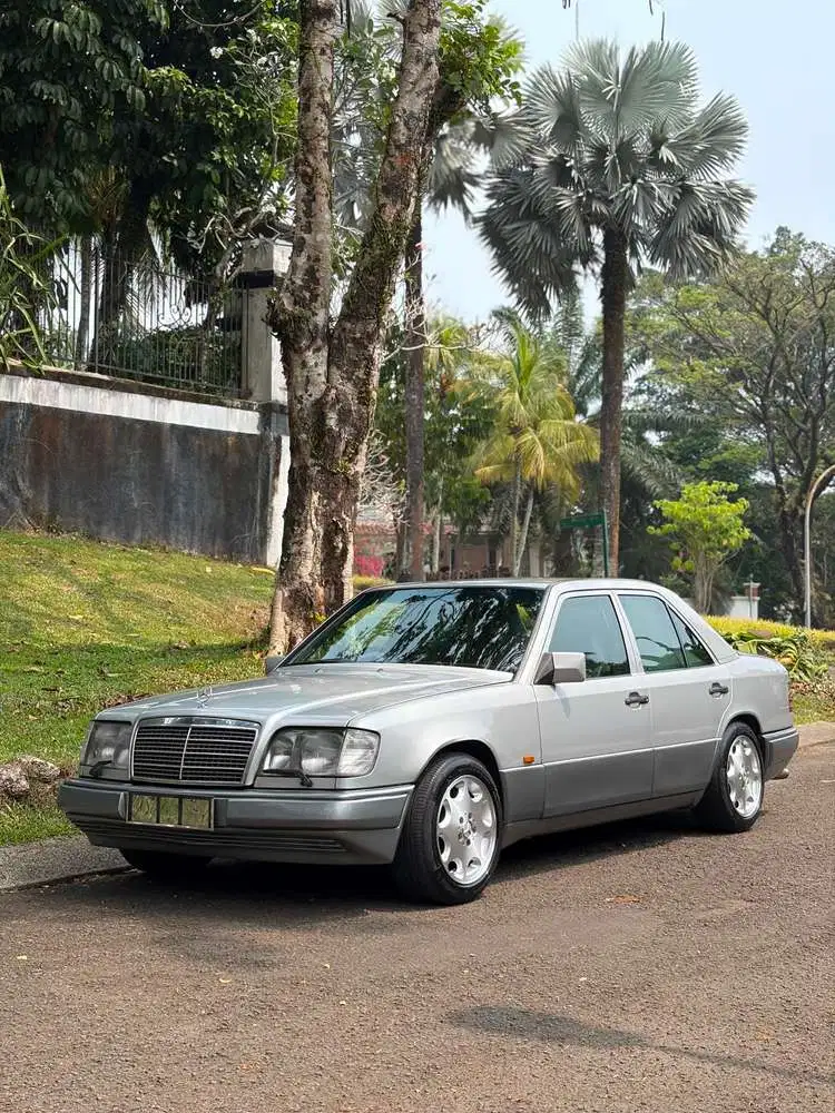 Mercedes-Benz E320 1995 Bensin