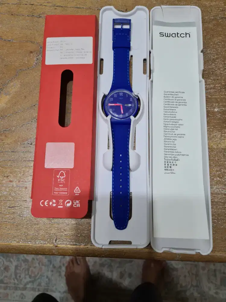 Jam Swatch warna Biru Elektric