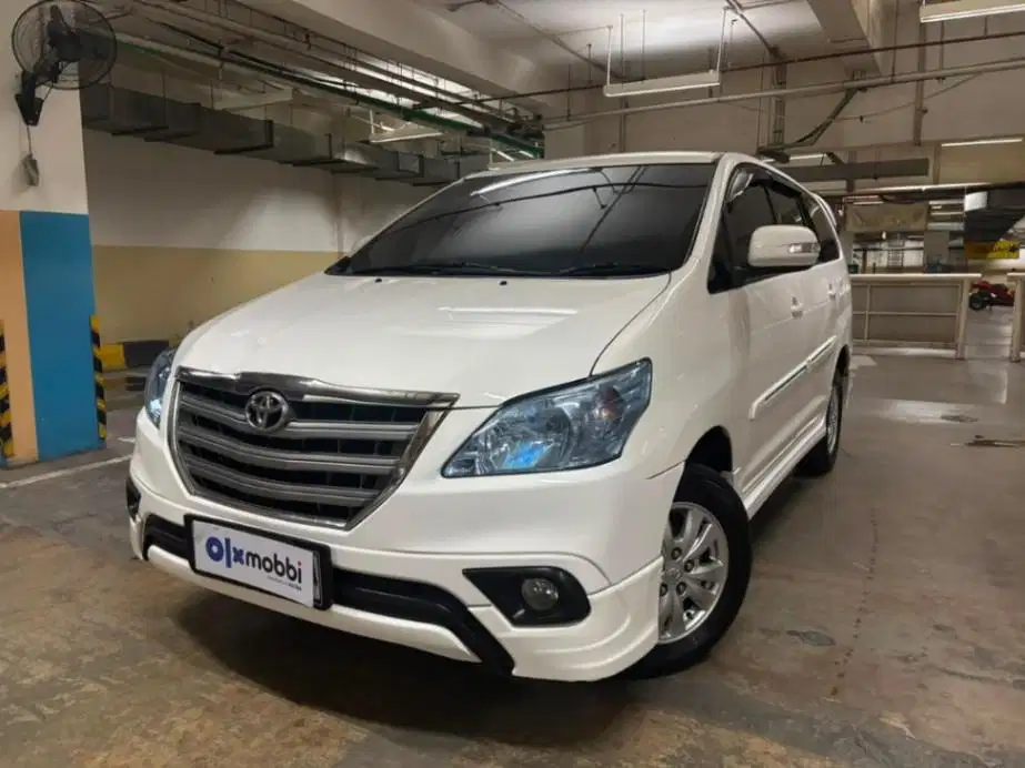 LOW DP Toyota Kijang Innova 2.0 G Captain Seat Bensin-AT 2014 UYA