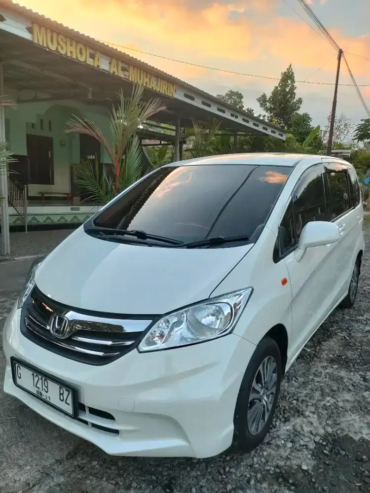 Honda Freed SD 2012 Facelift pajak baru Purwokerto