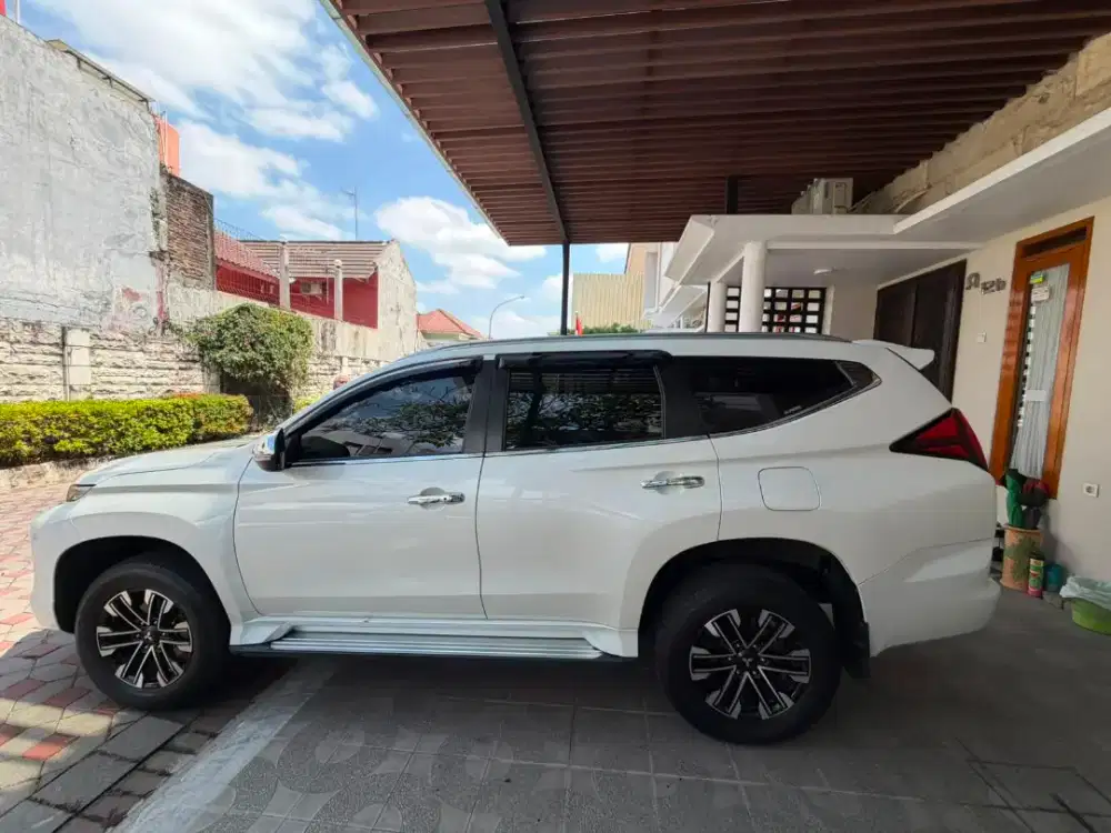 New Pajero Sport 2.4L 4x2 Dakar 8AT warna putih