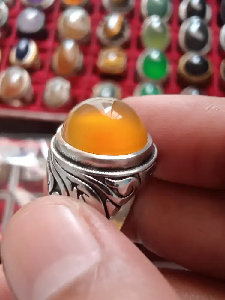 Batu akik cempaka/Carnelian Chalcedony.