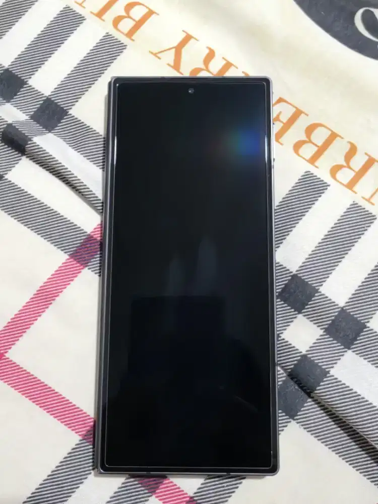 Samsung galaxy Z fold 6 ( crafted black)
