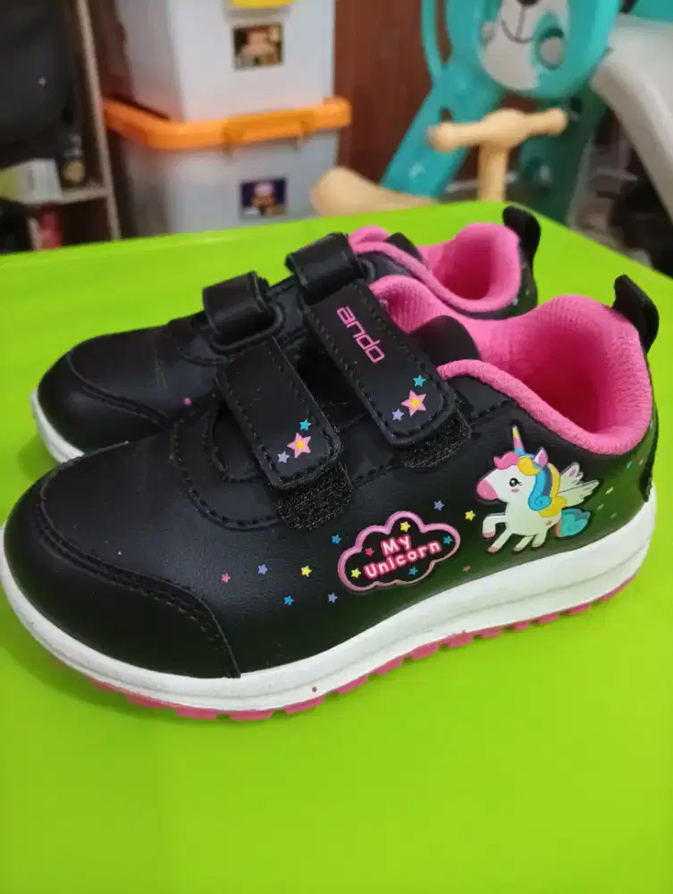 Sepatu Anak merk ando size 26