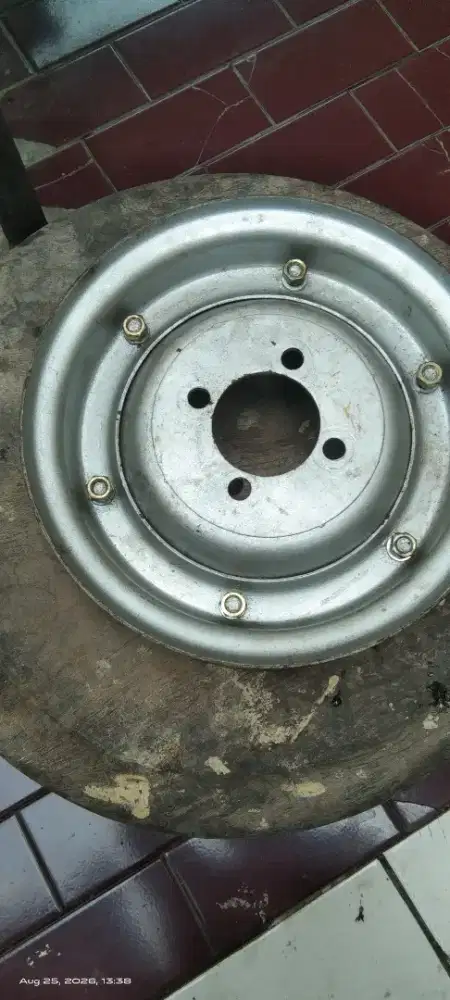 Velg Vespa Th Tua R8