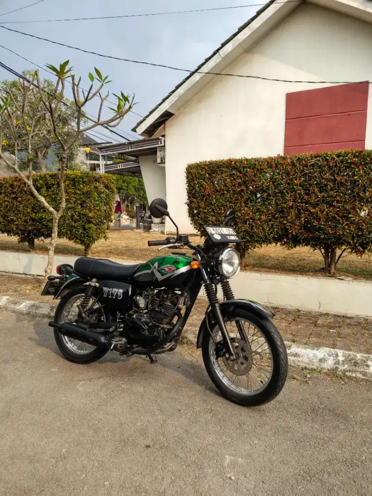 KAWASAKI W 175 TAHUN 2017 CLASSIC