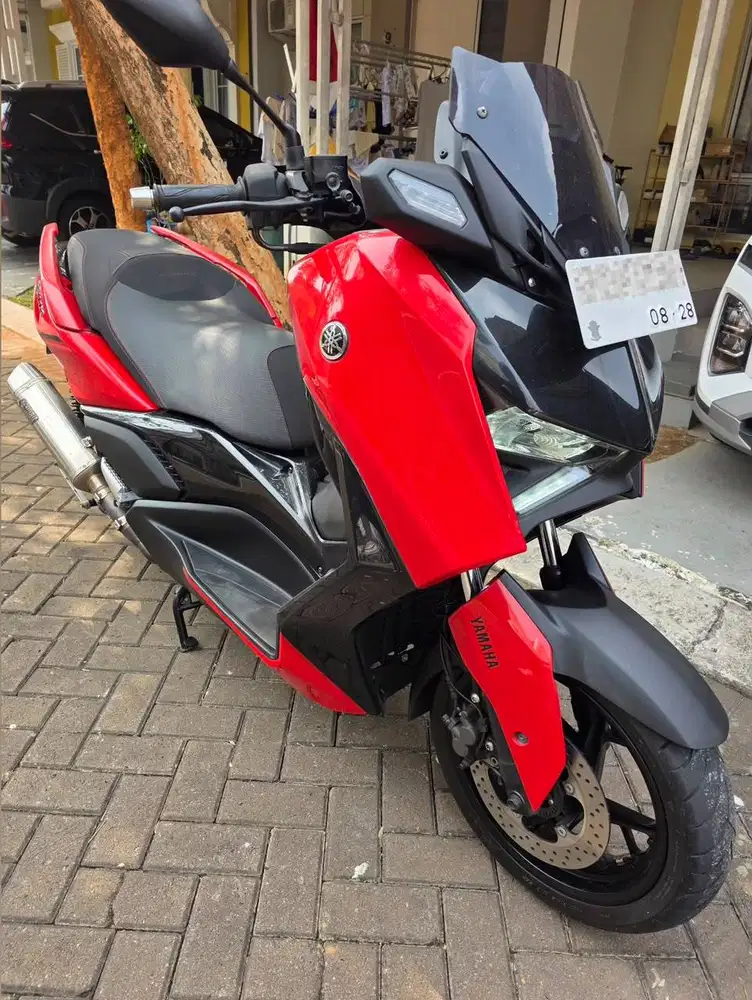 XMAX 250 connected NIK 2023