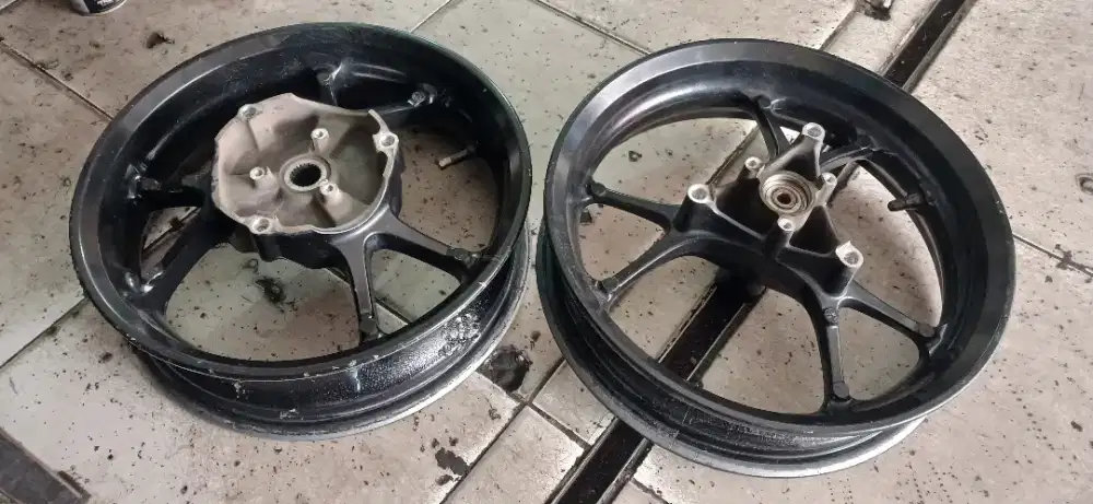 Di jual velg nmax 2021 original