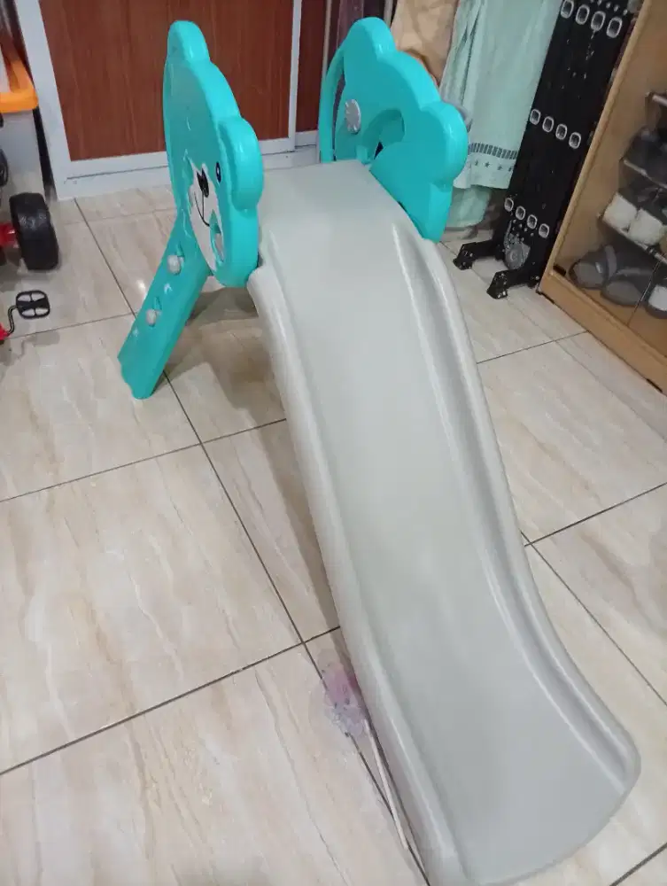 Perosotan anak bahan plastik kokoh
