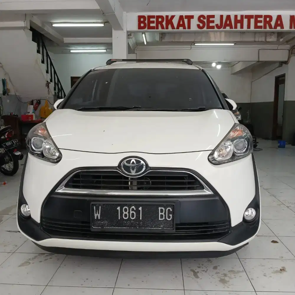 Toyota Sienta V 1.5 AT 2019