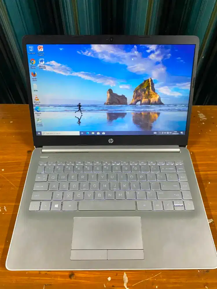 Laptop hp 14 s .AMD A4