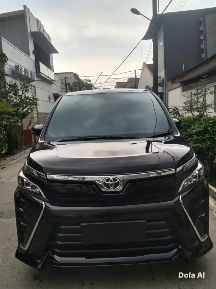 DIJUAL CEPAT Mobil Voxy 2018