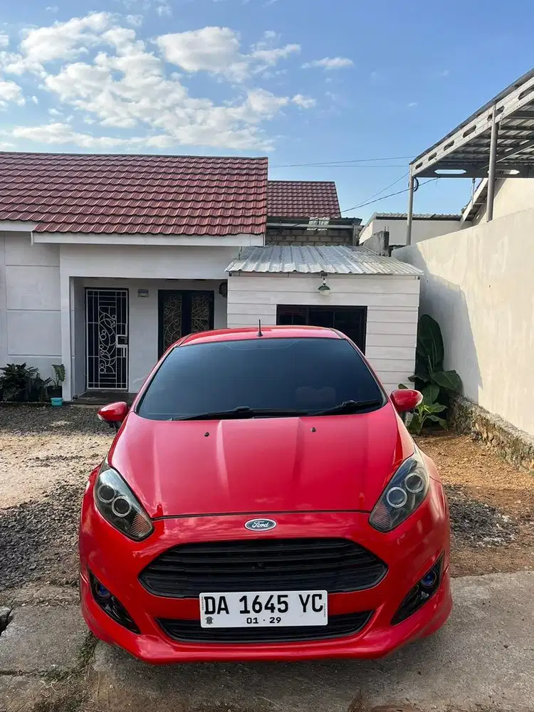 Ford Fiesta 1.5 AT 2013