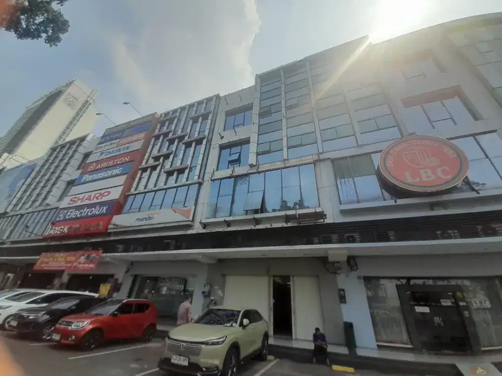 Jual ruko hadap jalan raya Kota Tangerang Tangcity Mall cocok untuk kantor kecantikan skincare klinik