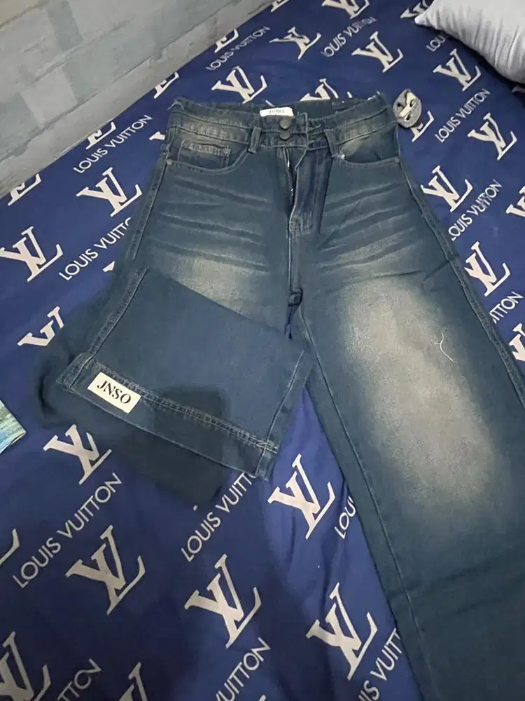 Jiniso jeans wanita