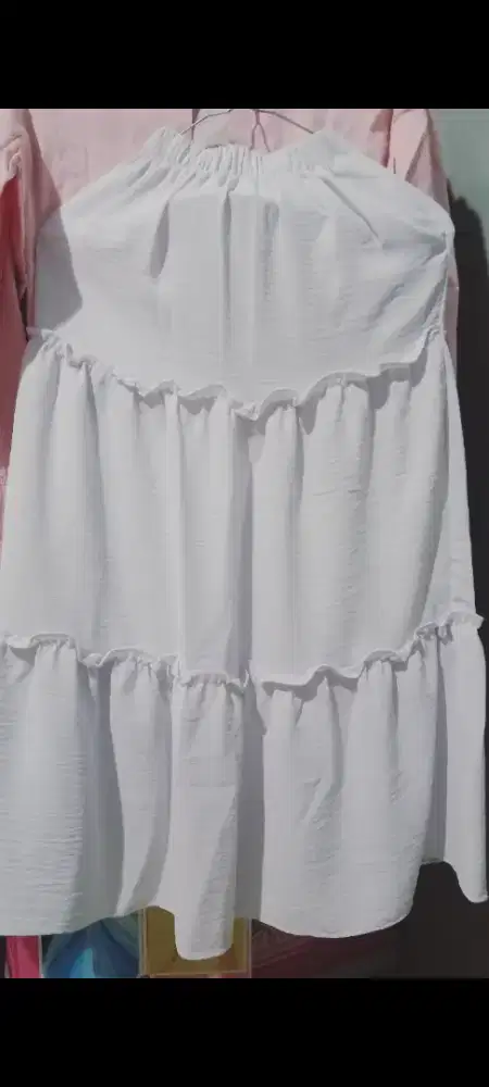 rok warna putih size m/L