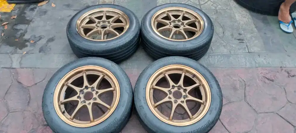 Vleg Rays C28  R15 Pcd 100/114 cocok buat avanza agya Brio Sigra  dll
