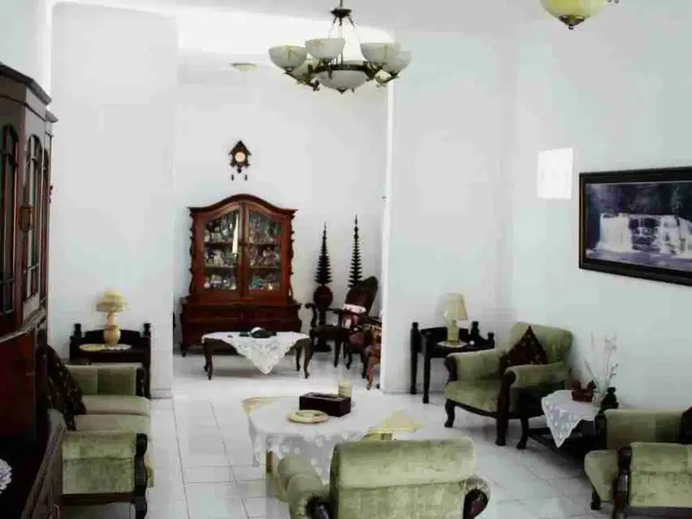 rumah strategis di bunga songgolangit dekat cengkeh suhat istimewa jika dibangun kos premium atau rumah huni sangat dekat kampus UB Brawijaya dan polinema