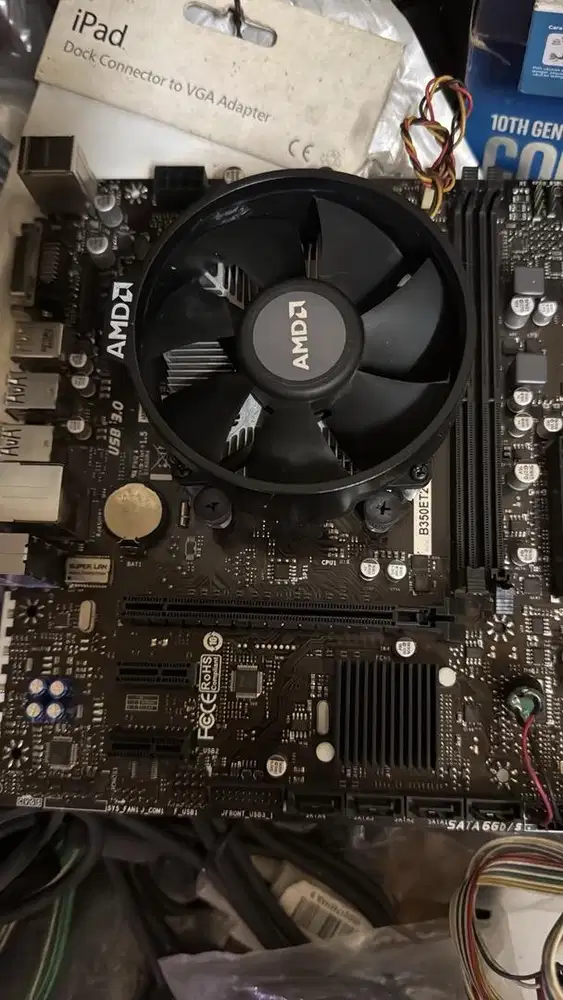 sepaket mobo+ prosesor amd rezen.