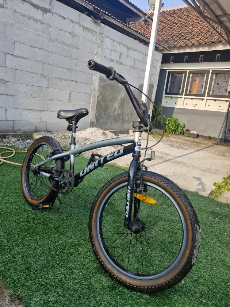 Sepeda bmx united d'based