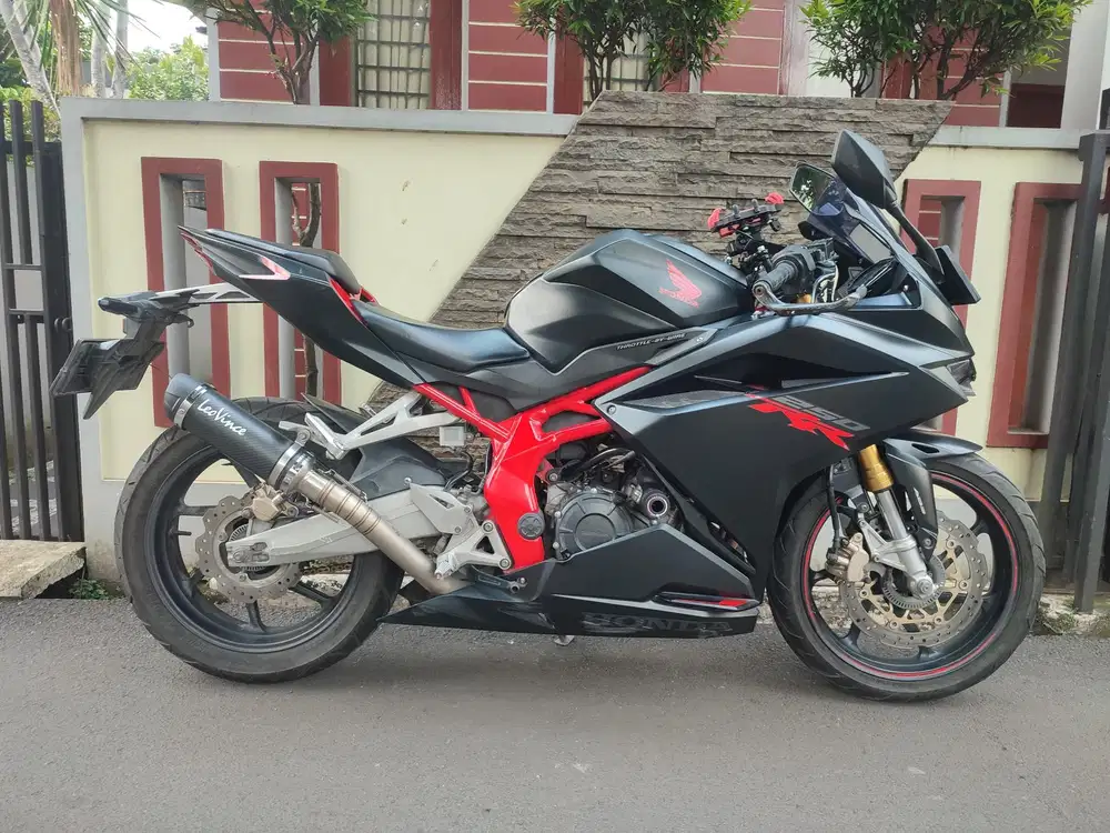 READY CBR 250RR TAHUN 2018 TOP GANTENG