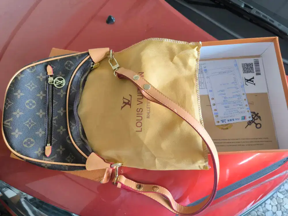 tas Louis Vuitton