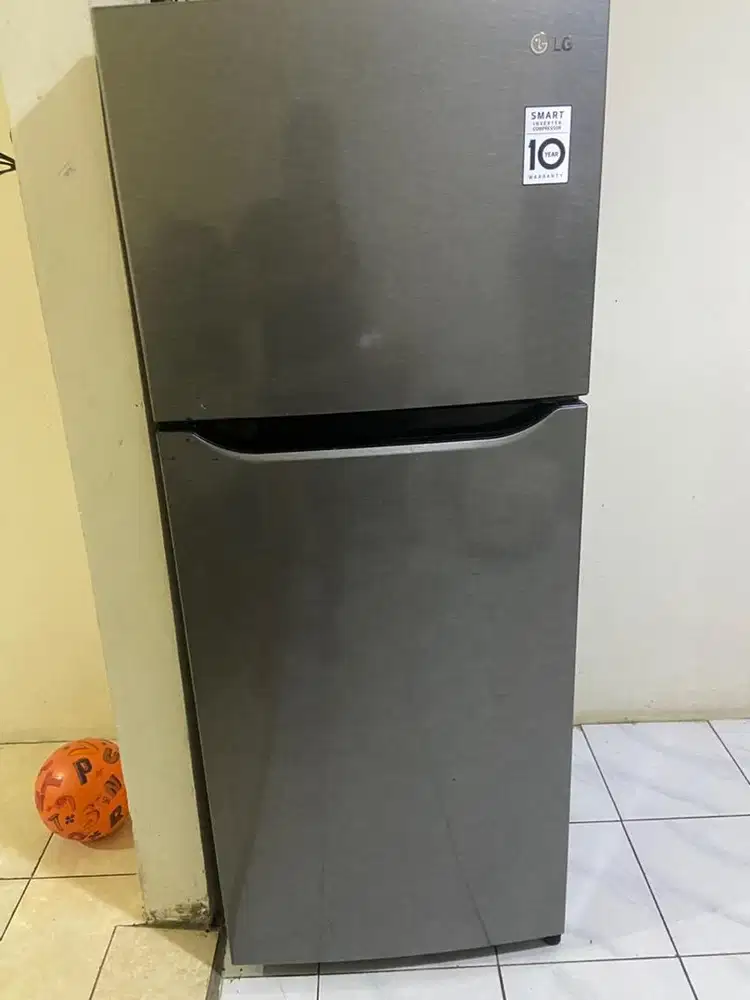 Kulkas LG 2 pintu inverter 202