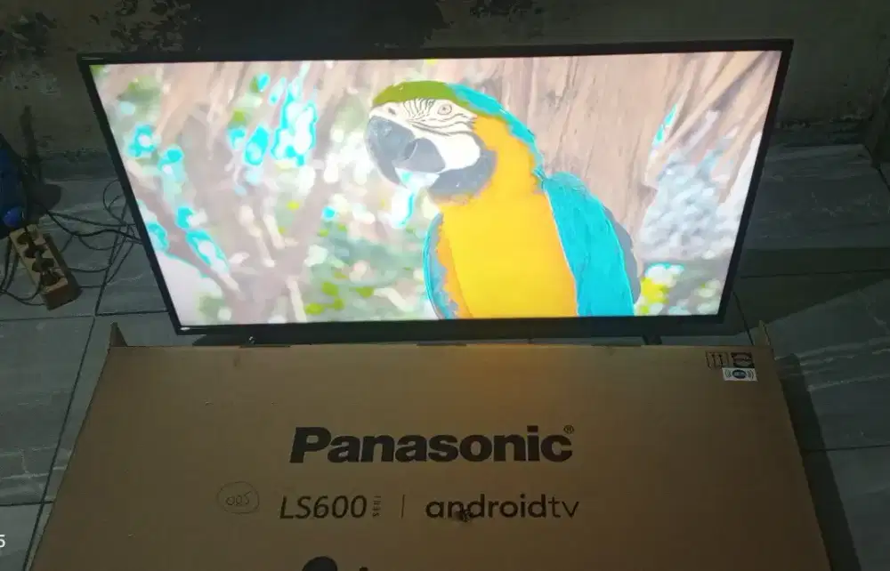 Panasonic model  :  TH-43HS500G