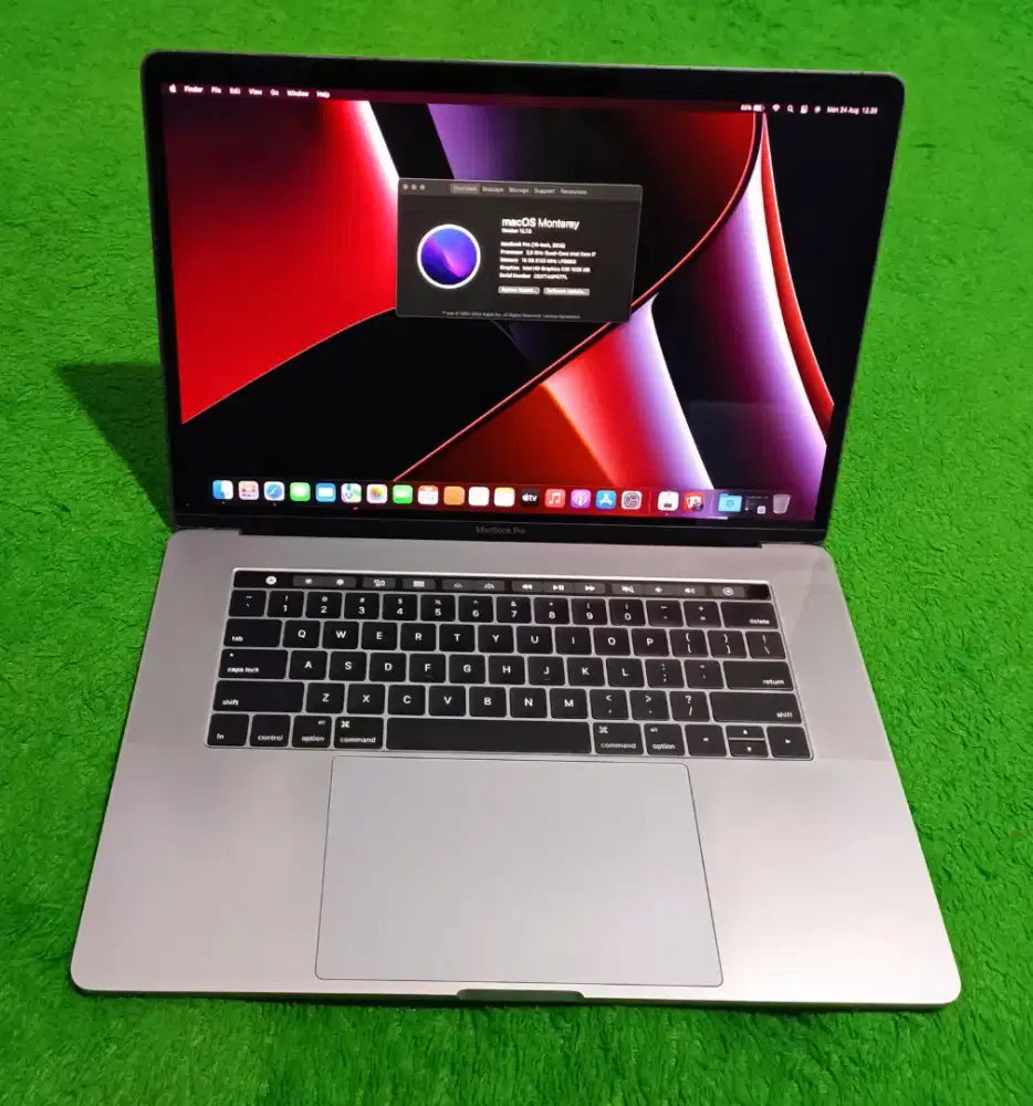 Apple Macbook Pro 2016 15inch i7 16/256 Grey Touchbar Dual VGA Murah